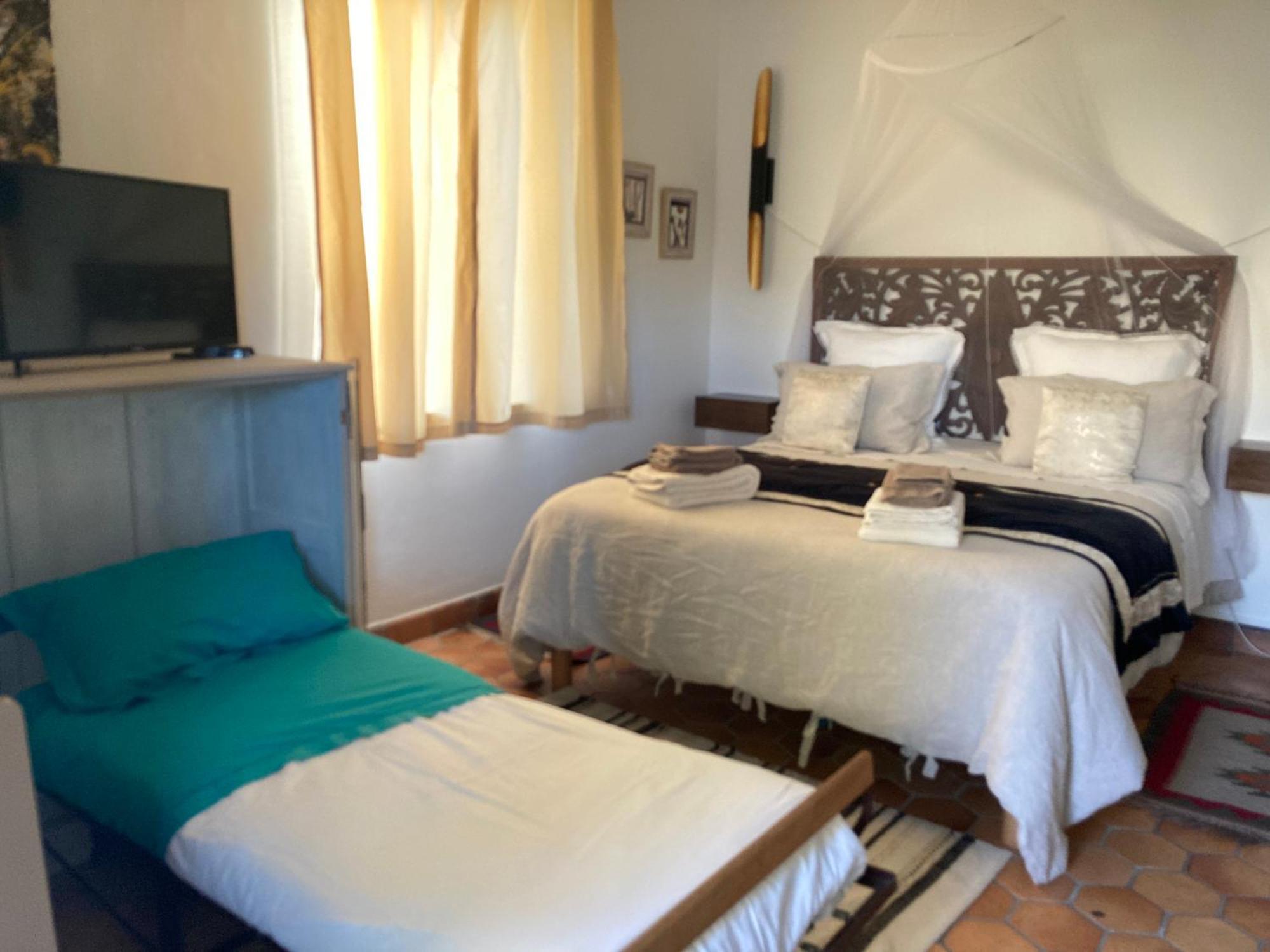 Chambre D'Hotes Les Roches Corme-Royal Exterior photo
